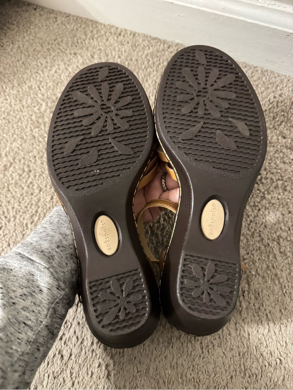 Tatianna - Soft Spots Woman Sandals Size 8W - Picture 9 of 11